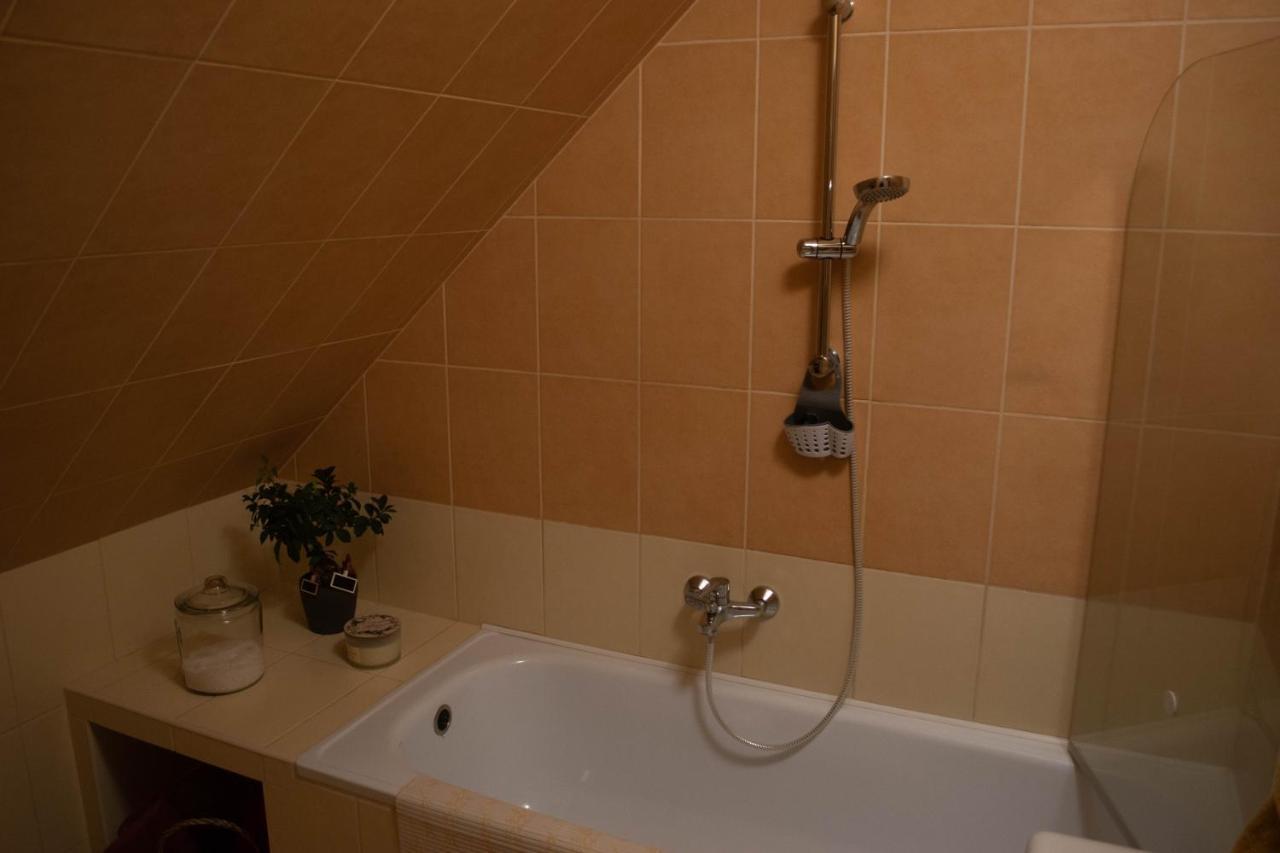 Apartamento Kecelhegyi Vendeghaz Kaposvár Exterior foto